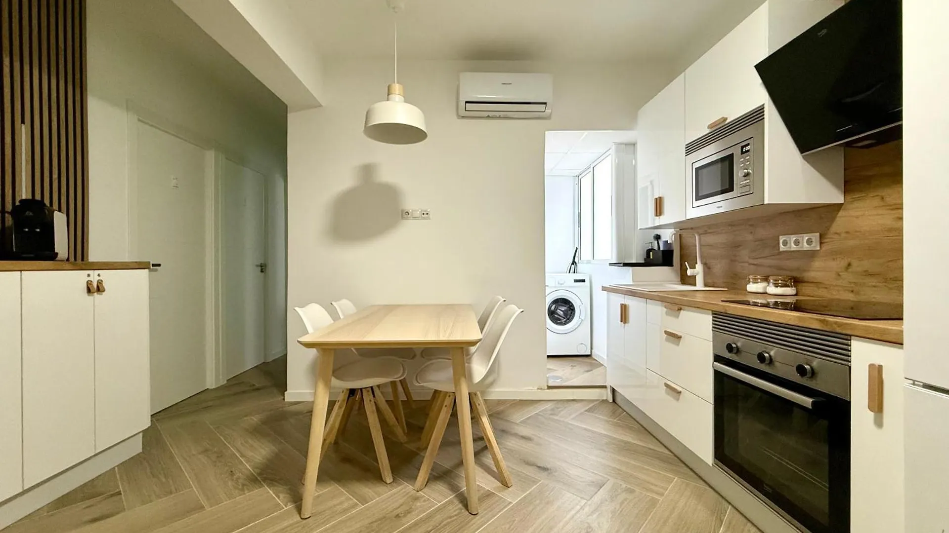 Alma Y Arena Beach Apartment アルメリア